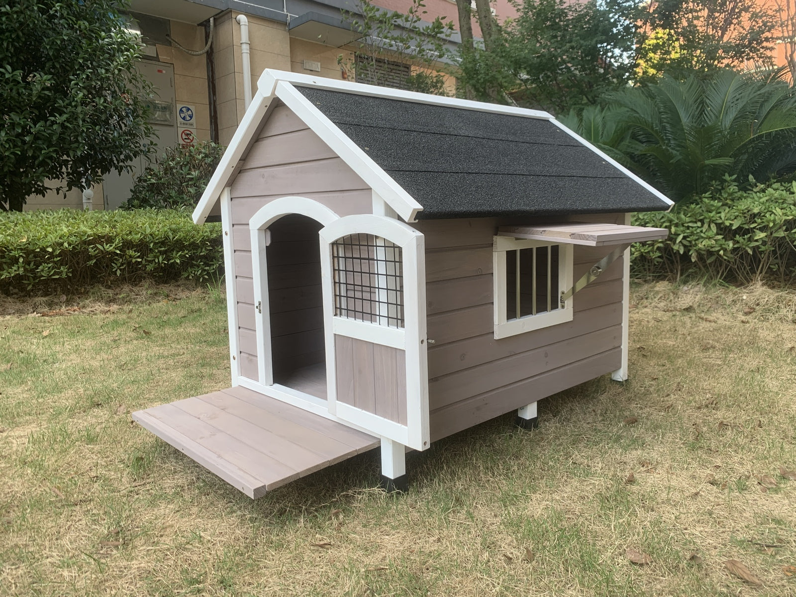 L Timber Pet Dog Kennel House Puppy Wooden Timber Cabin With Stripe